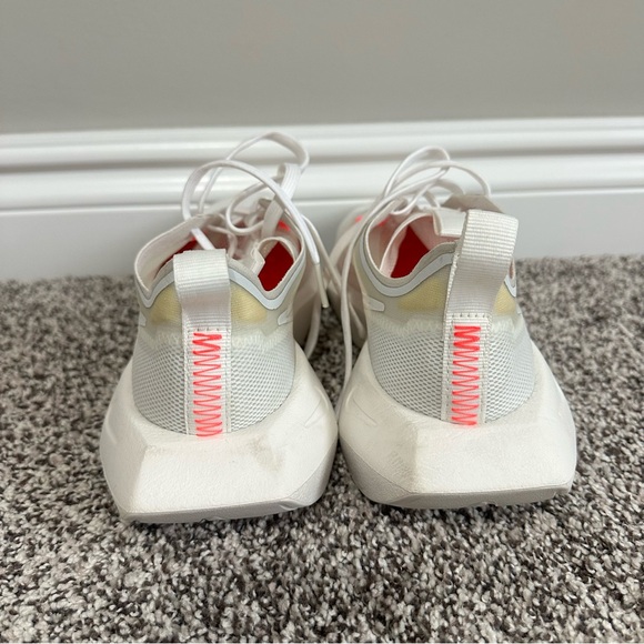 Nike Women's Vista Lite White & Coral Mesh Sneakers - Picture 3 of 7